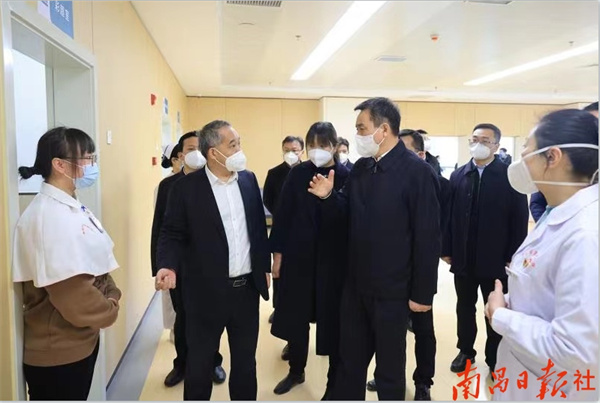 省委常委、市委書記李紅軍調(diào)研九龍湖院區(qū)門診開業(yè)運(yùn)營(yíng)情況.jpeg